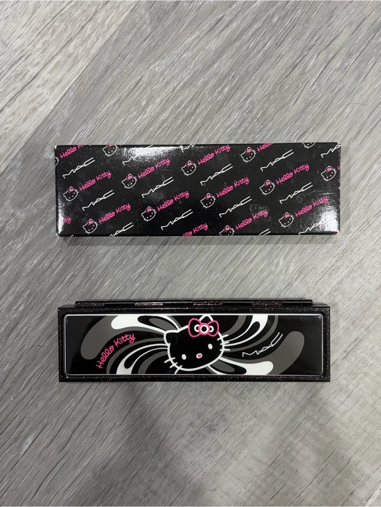 MAC Cosmetics Other - MAC HELLO KITTY VINTAGE NEW EYESHADOW PALLETE